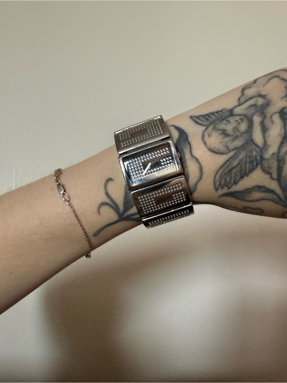 Guess Silver-Tone Chunky Panel Bracelet Watch